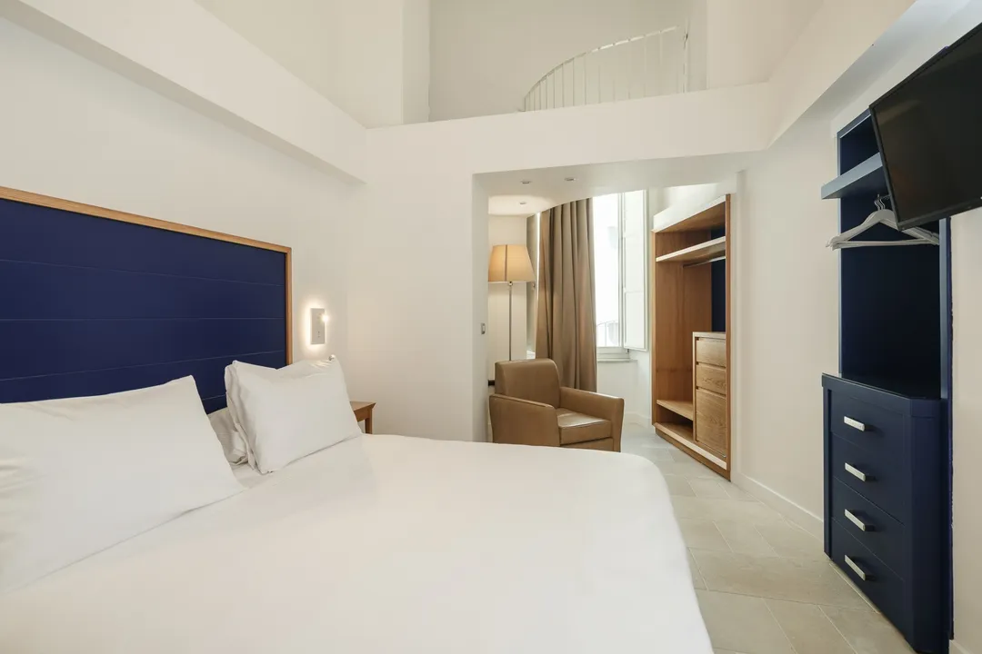 Deluxe Room-1