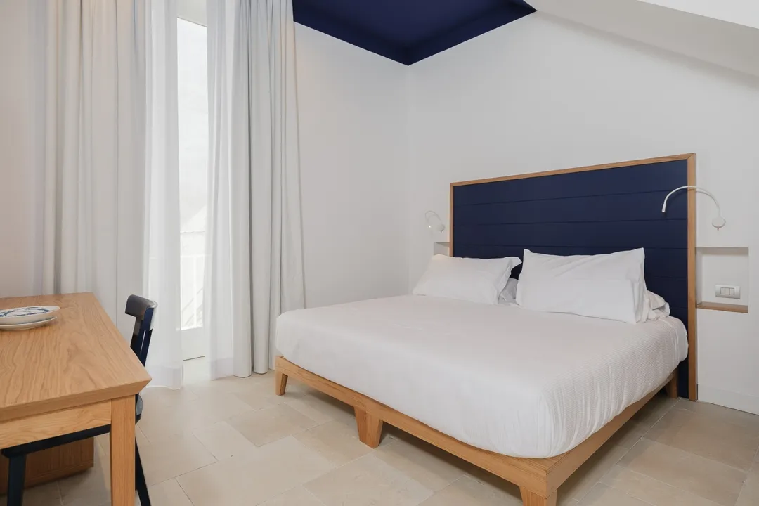 Deluxe Room-13