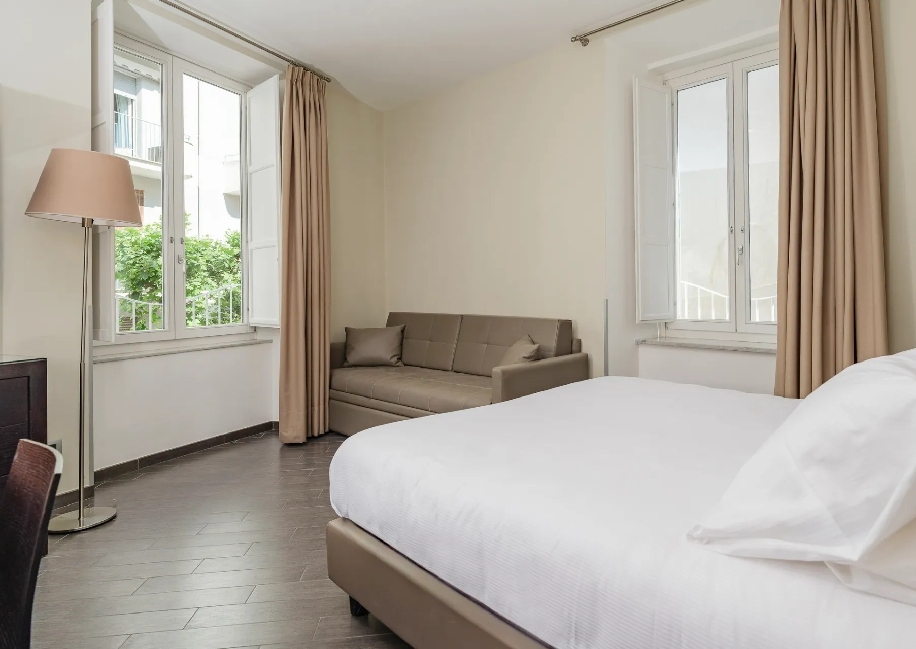 Deluxe Room-1