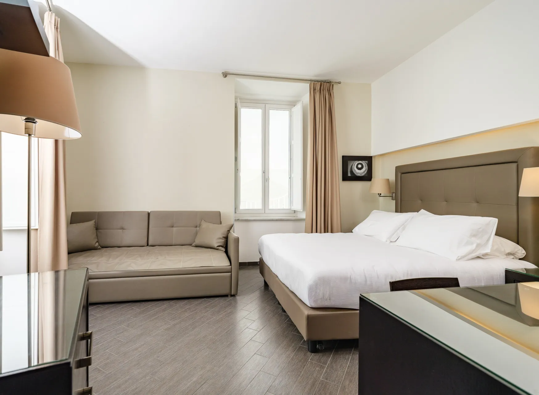 Deluxe Room-2